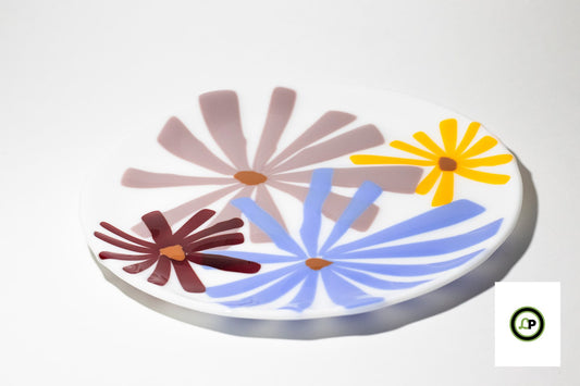 glass white plate with flowers