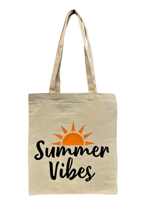 Tote bag with bold letter saying Summer Vibes 
