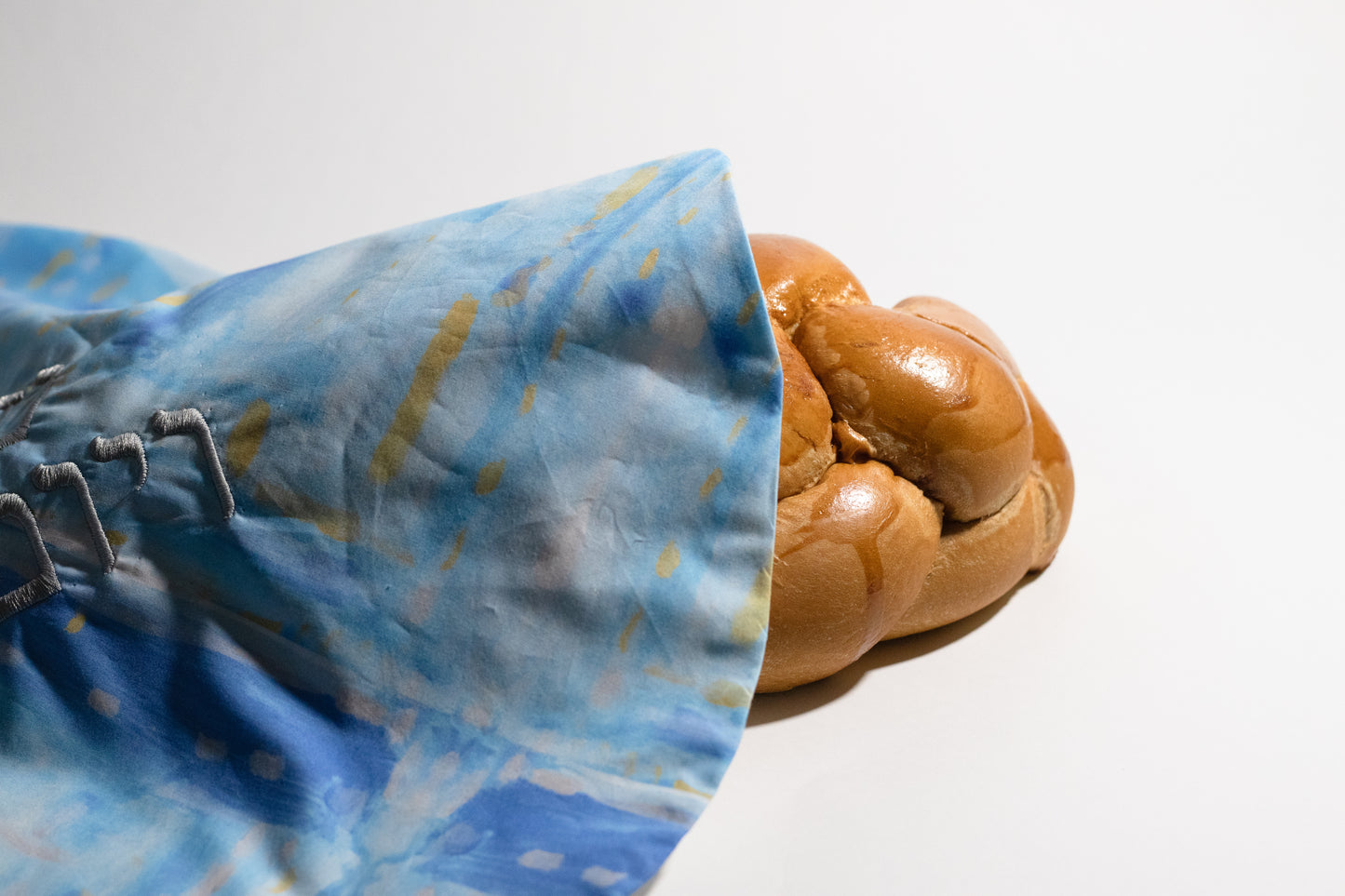 challah cover with challah