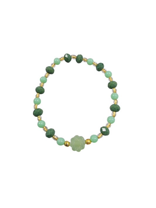 emerald color bracelet with a bee charm